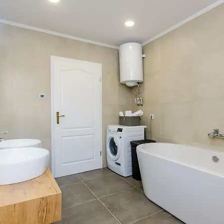 Superior Nik Apartment